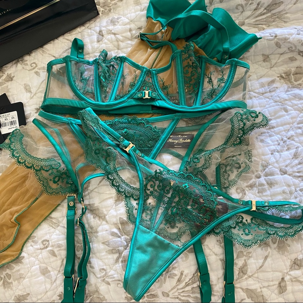 Honey Bridgette GABRIELLE EMERALD XS, 32B New with tags and bag